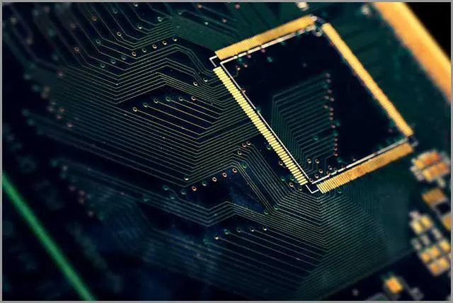 Część złożonej płyty PCB
