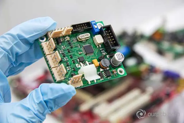 Przy zakupie takiej PCB online, Chiny powinny być najlepszym wyborem