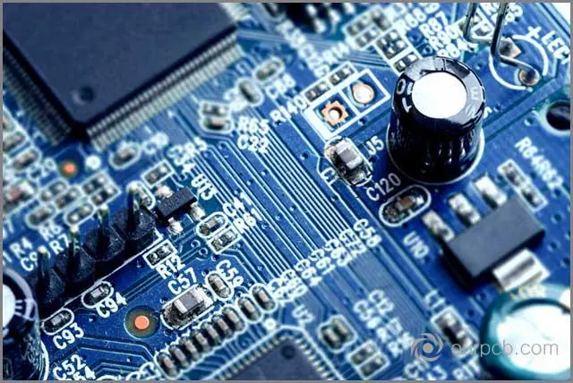 (Makro zbliżenie elektronicznej płytki drukowanej PCB)