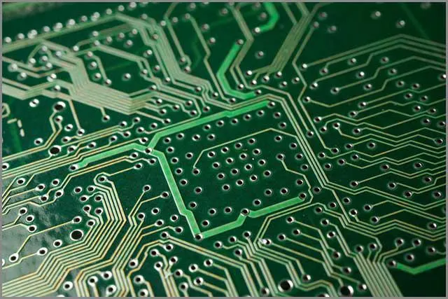 Obraz 1: HDI PCB.