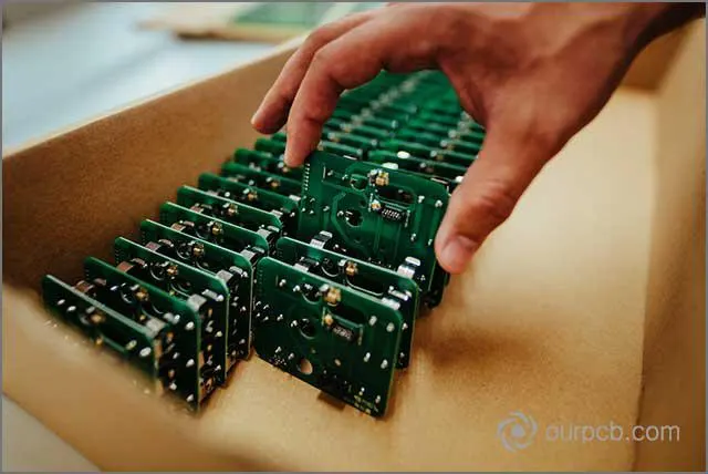 Linia zaopatrzenia producenta niestandardowych płyt PCB