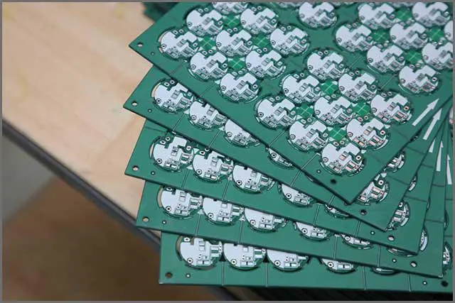 Obraz 5: Wiele paneli PCB z liniami V-Groove