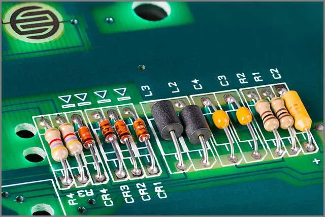 （ALT- wysokiej jakości PCB Right Component Placement poprawia wydajność）.