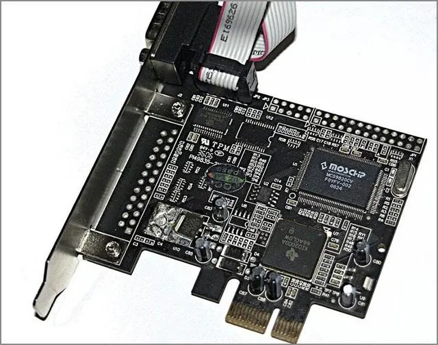 PCI Express z portem RS23