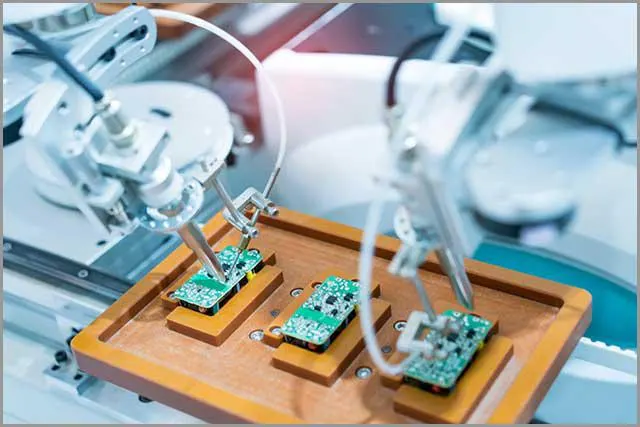 Zrobotyzowane lutowanie wielowarstwowej PCB