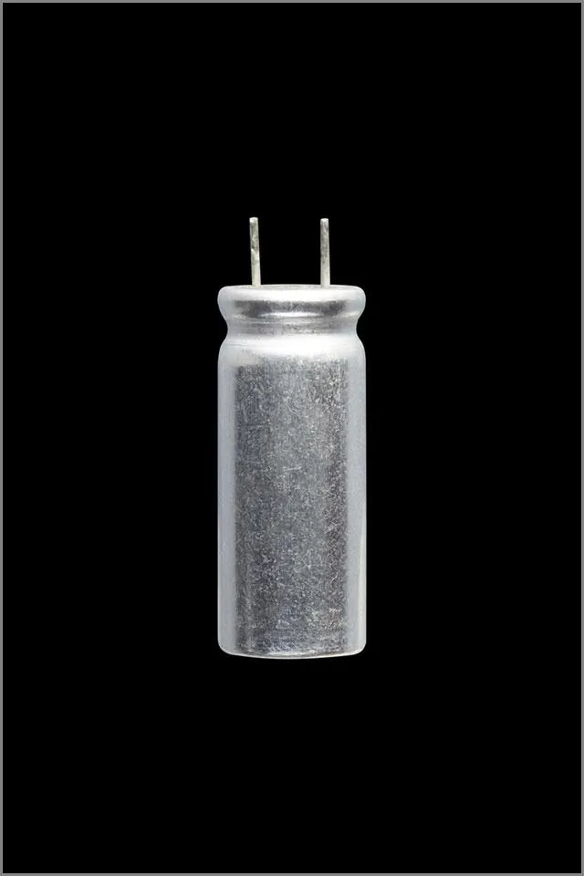 Aluminiowy kondensator elektrolityczny