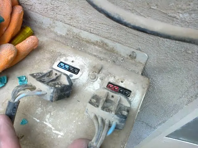 Samochód ze stabilizatorem napięcia 2